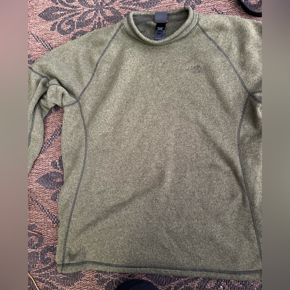 2 North Face Shirts for $24 Men's XL Pullover and Fleece Shirt Jkt. Like New